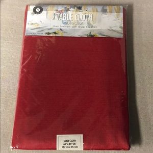 Red stain resistant table cloth nwt new